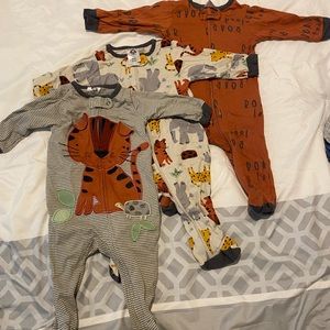 Gerber baby clothes bundle 1